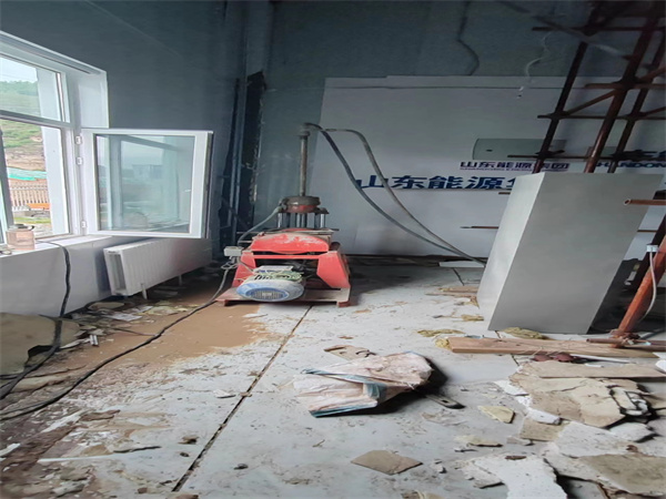 凤泉地基基础下沉墙体裂缝加固注浆顶升施工